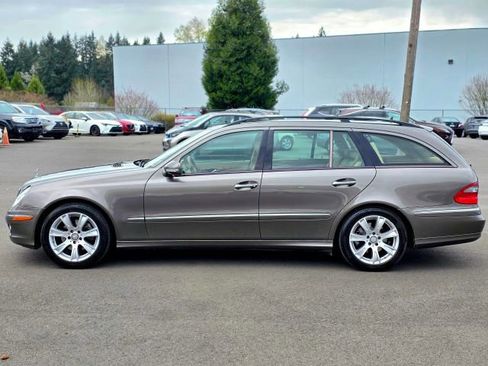 Used 2009 Mercedes-Benz E 350 4MATIC Wagon image 4