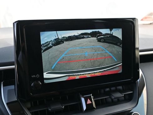 Used 2025 Toyota Corolla LE w/ LE Premium Package FWD image 12