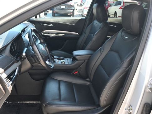 Used 2022 Cadillac XT4 Premium Luxury w/ Safety Alert Package image 14