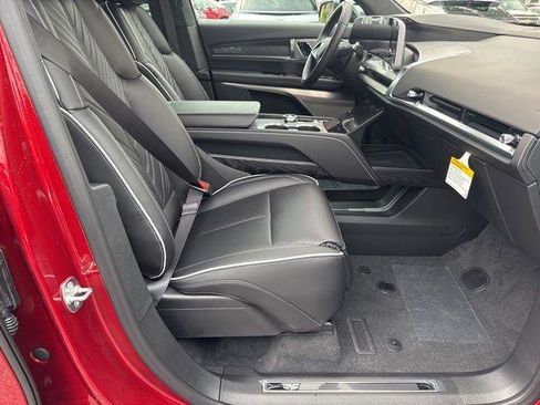 New 2026 Cadillac Vistiq Platinum image 26