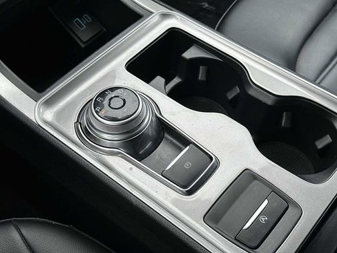 Used 2024 Ford Edge SEL image 19