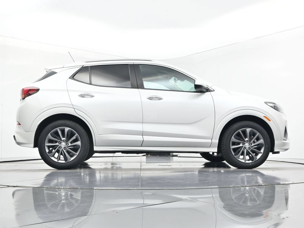 Used 2022 Buick Encore GX Select w/ Sport Touring Package AWD/4WD image 31