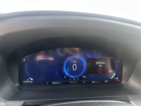 Used 2024 Ford Explorer Platinum w/ Technology Package image 6