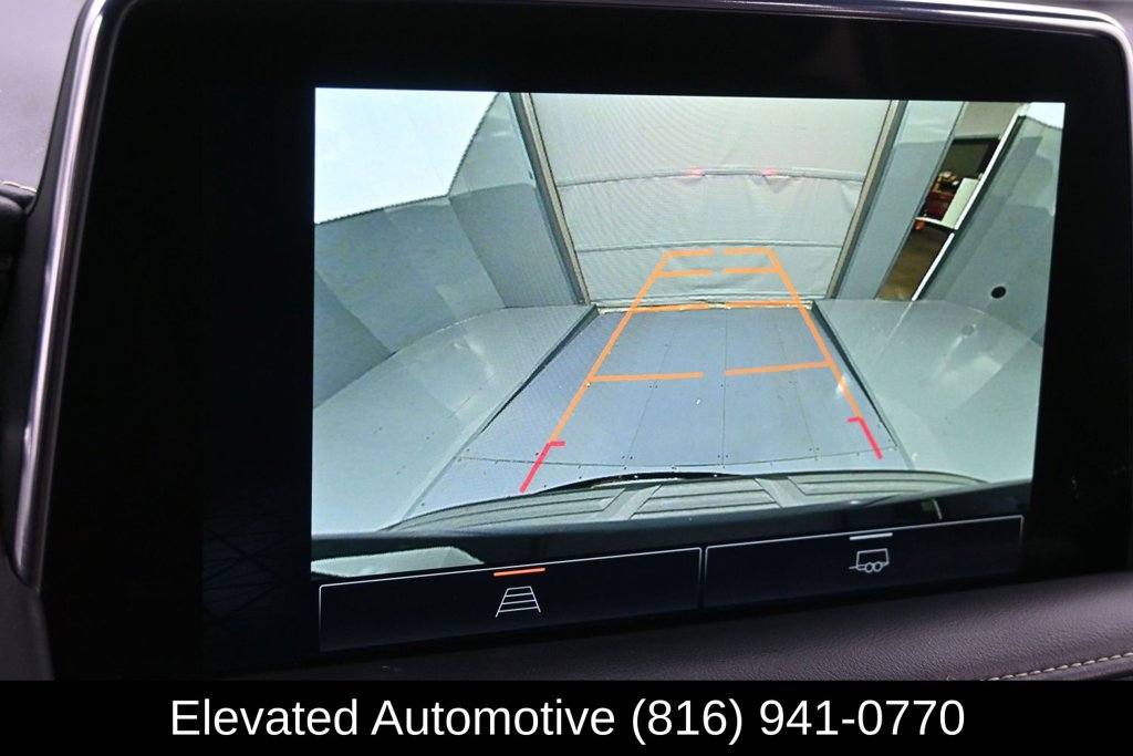 Used 2023 GMC Yukon SLT AWD/4WD image 11