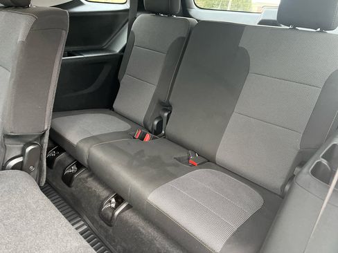 Used 2018 Chevrolet Traverse LS image 16