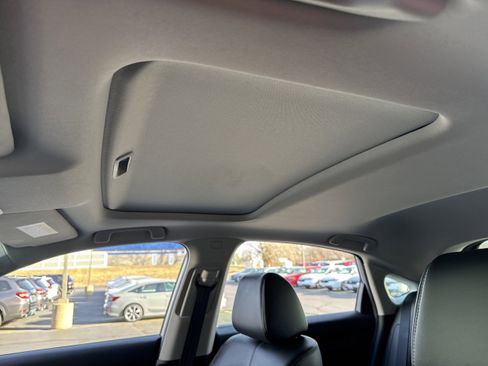 Used 2024 Honda Civic EX-L image 6