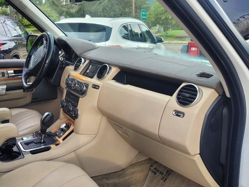 Used 2013 Land Rover LR4 HSE w/ HSE Pkg AWD/4WD image 27