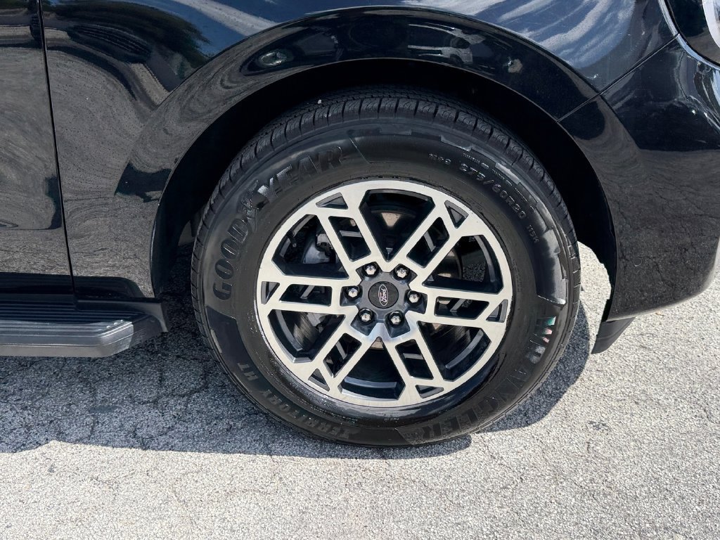 Used 2025 Ford Expedition Active RWD image 20
