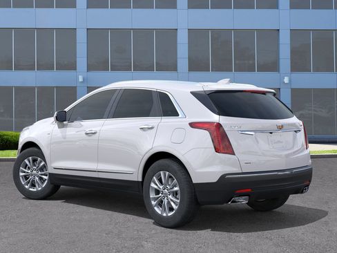 New 2026 Cadillac XT5 Luxury image 3