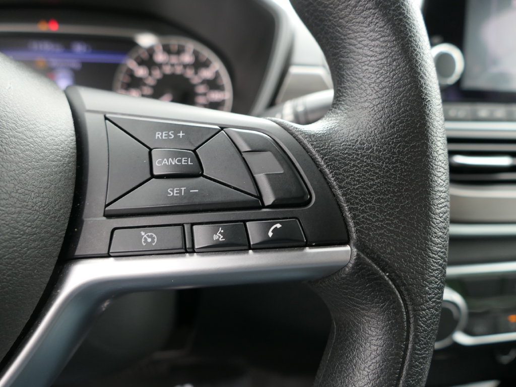 Used 2024 Nissan Altima 2.5 SV FWD image 11