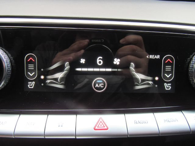 Used 2022 Genesis GV70 2.5T AWD/4WD image 48
