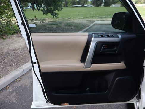 Used 2011 Toyota 4Runner Limited AWD/4WD image 25