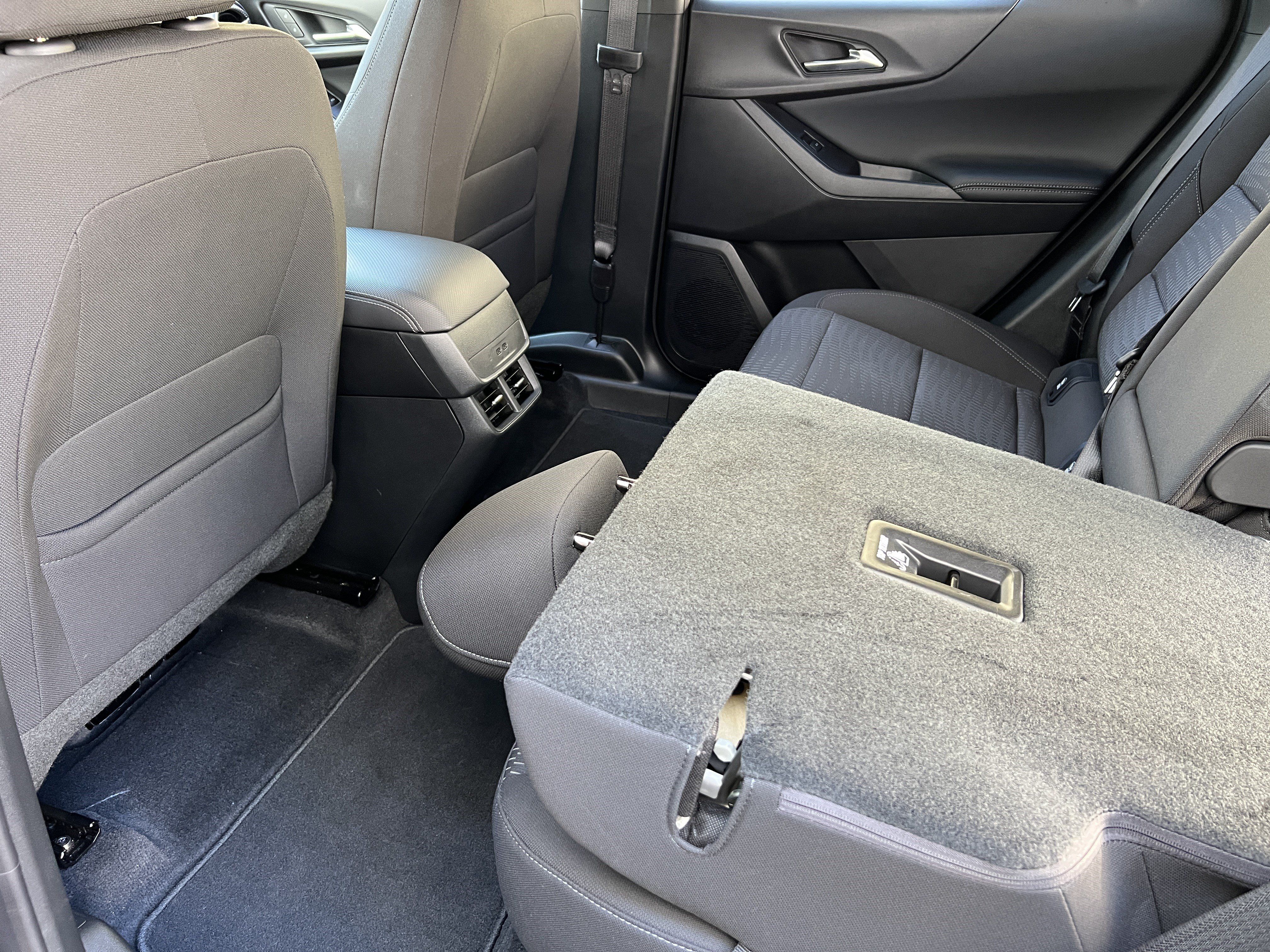 Used 2026 Chevrolet Equinox LT w/ Safety and Technology Package AWD/4WD image 17