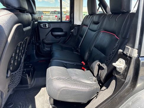 Used 2018 Jeep Wrangler Unlimited Rubicon AWD/4WD image 24