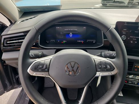 Certified 2025 Volkswagen Jetta S image 27