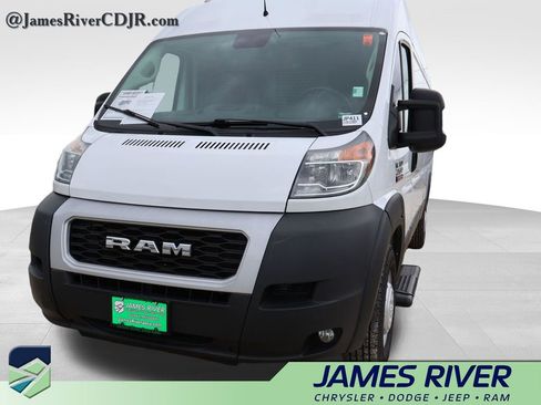 Used 2021 RAM ProMaster 2500 w/ Convenience Group FWD image 3