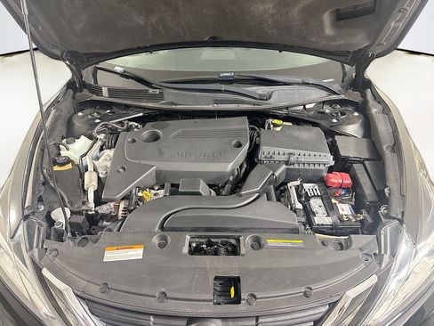 Used 2016 Nissan Altima 2.5 SL w/ Moonroof Package FWD image 39