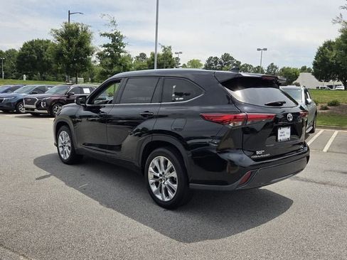 Used 2020 Toyota Highlander Limited FWD image 6