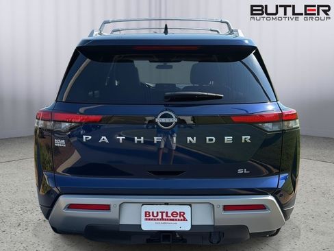 Used 2024 Nissan Pathfinder SL w/ SL Premium Package FWD image 5