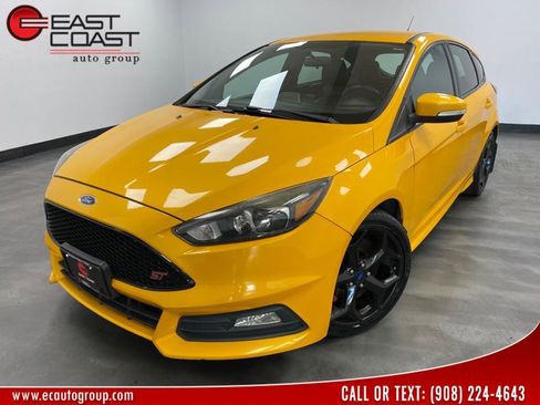 Used 2015 Ford Focus ST w/ Equipment Group 401A image 1