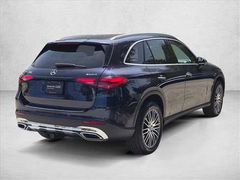 Used 2023 Mercedes-Benz GLC 300 4MATIC image 5
