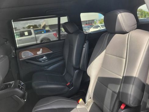 Used 2021 Mercedes-Benz GLS 450 4MATIC image 8