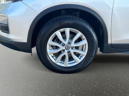 Used 2020 Nissan Rogue SV AWD/4WD image 12