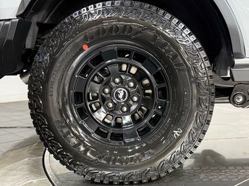 New 2026 Ford Bronco Badlands w/ Sasquatch Package AWD/4WD image 12