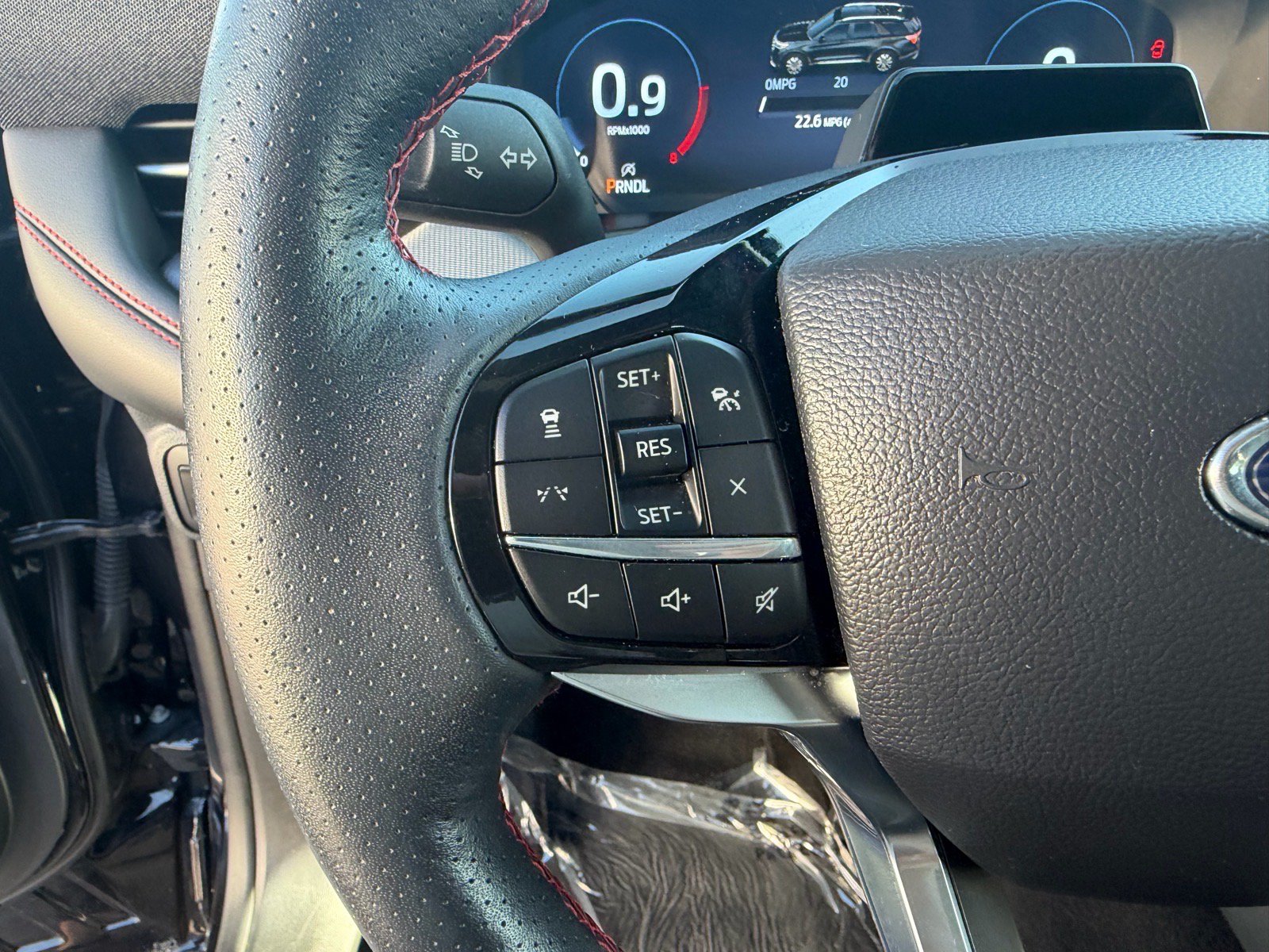 Used 2025 Ford Explorer ST-Line AWD/4WD image 27