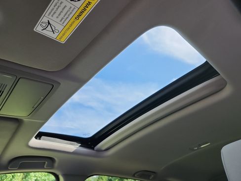 Used 2022 Honda CR-V EX image 16