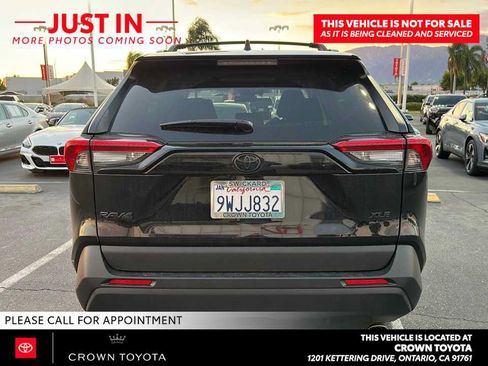Used 2025 Toyota RAV4 XLE w/ Convenience Package FWD image 5