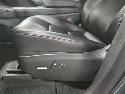Used 2023 Tesla Model Y Long Range image 27