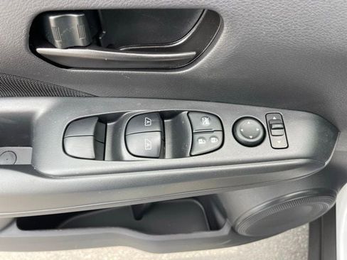 New 2025 Nissan Kicks Play S image 10