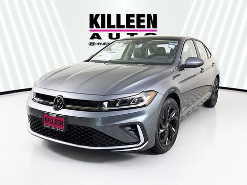 New 2026 Volkswagen Jetta SE image 3