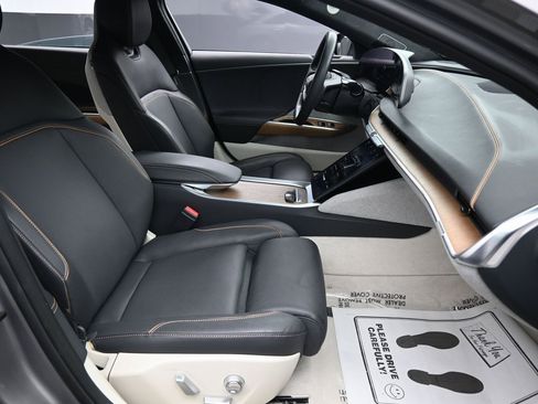 Used 2024 Lucid Air Touring image 33