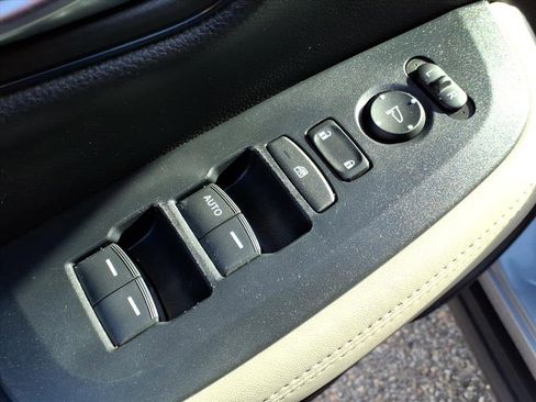 Used 2023 Honda HR-V LX image 10