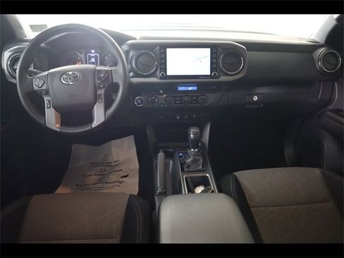 Used 2022 Toyota Tacoma TRD Sport image 12