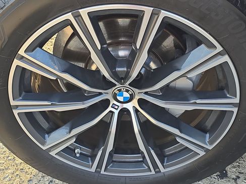 Used 2022 BMW X6 xDrive40i AWD/4WD image 35