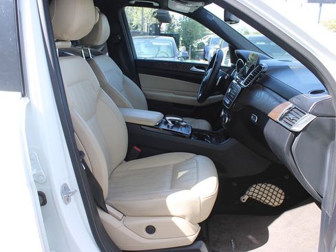 Used 2017 Mercedes-Benz GLS 450 4MATIC image 28