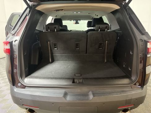 Used 2020 Chevrolet Traverse LT image 29