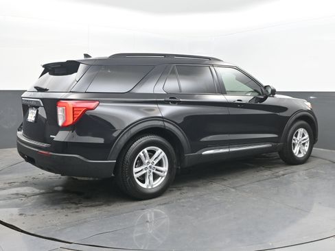 Used 2020 Ford Explorer XLT w/ Class III Trailer Tow Package image 9