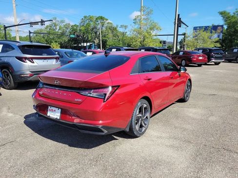 Used 2022 Hyundai Elantra Limited FWD image 2