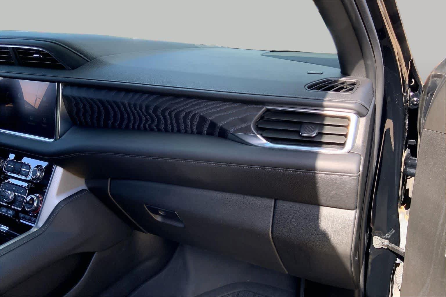 Used 2024 GMC Yukon Denali AWD/4WD image 17