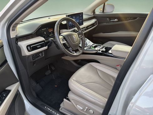 Used 2022 Lincoln Nautilus Reserve image 18