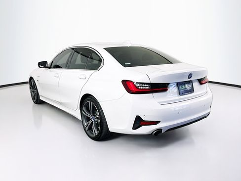 Used 2022 BMW 330e w/ Premium Package RWD image 5