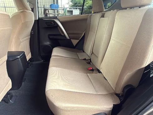 Used 2013 Toyota RAV4 LE image 16