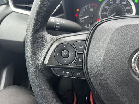 Used 2022 Toyota Corolla LE image 18