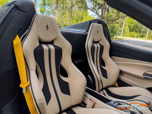 Used 2022 Ferrari F8 Tributo RWD image 33