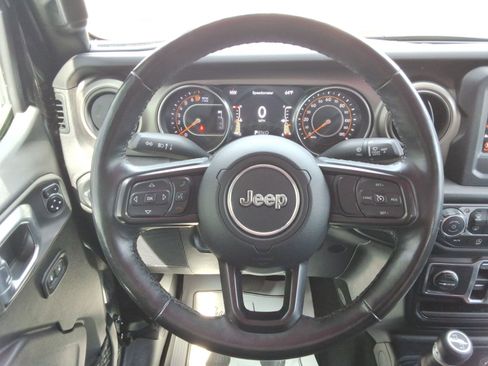 Used 2021 Jeep Gladiator Sport image 11