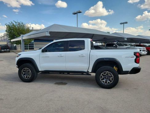 Used 2023 Chevrolet Colorado ZR2 w/ ZR2 Convenience Package III image 3
